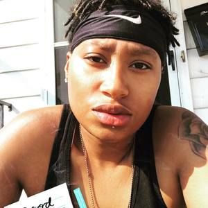 Meet your Posher, Alexis